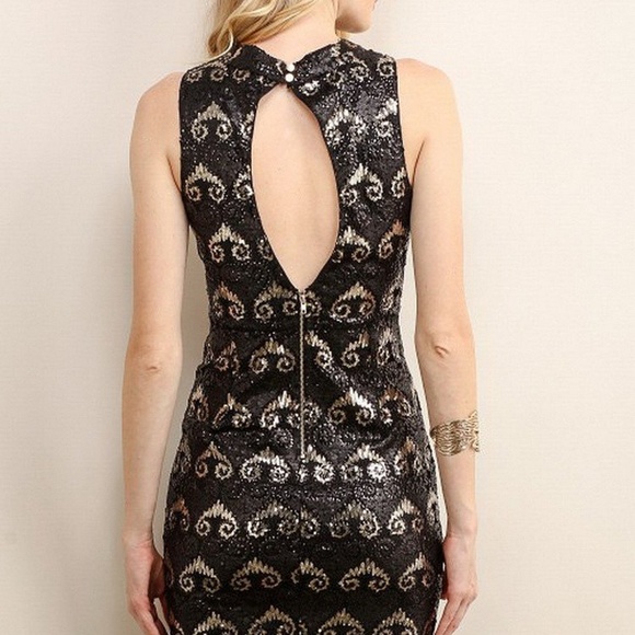 GOLD AND BLACK SHIMMERY SEQUIN UNIQUE PATTERN COCK - Picture 3 of 3